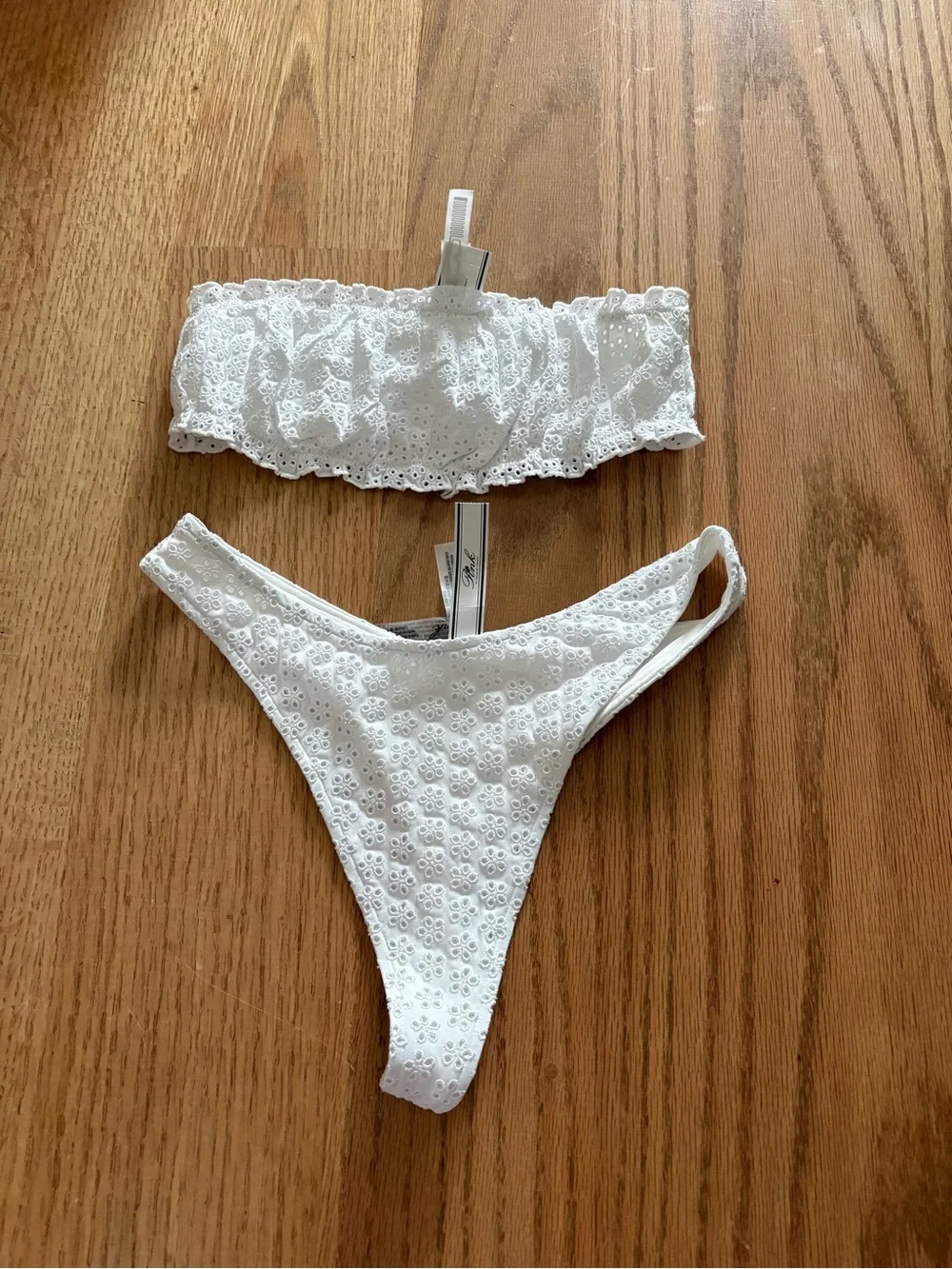 Frankie’s bikinis set white eyelet